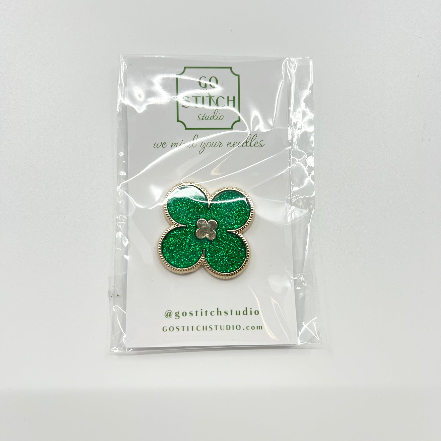 Green Glitter Clover Needle Minder