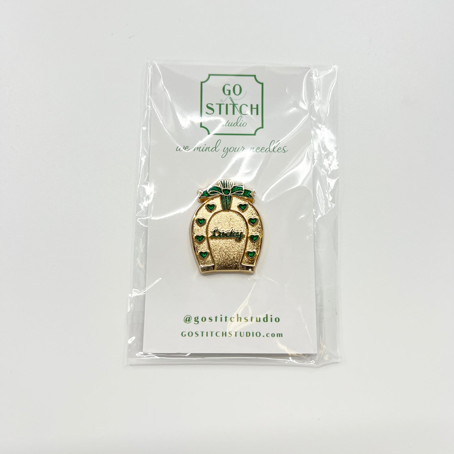 Lucky Heart Horseshoe Emerald Needle Minder