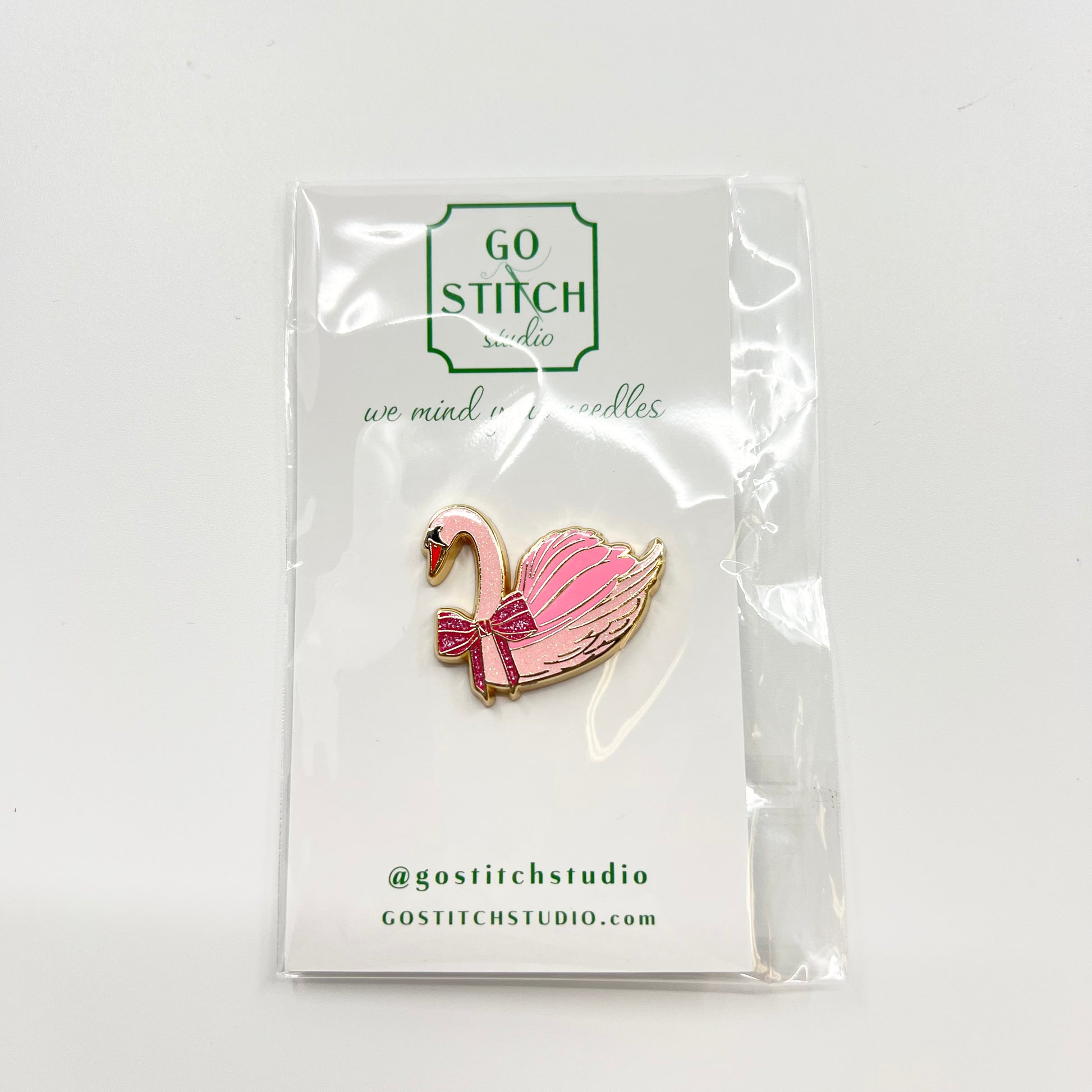 Pink Swan Needle Minder