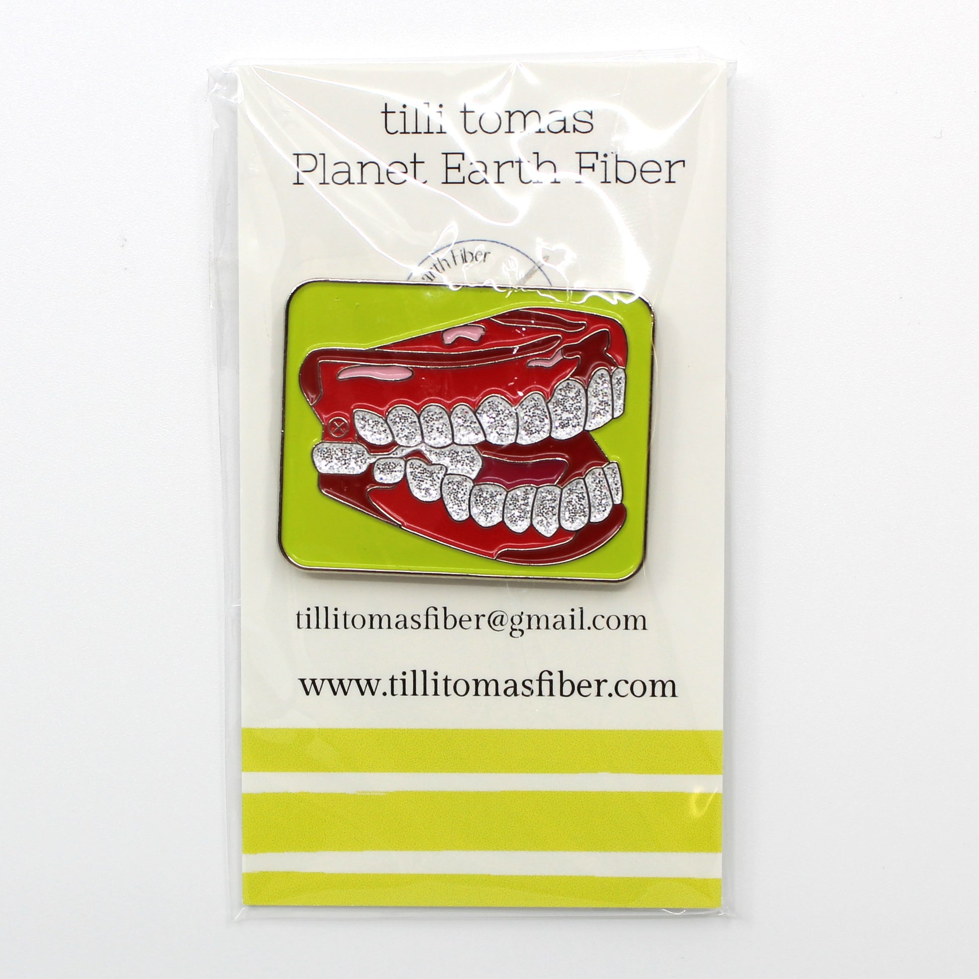 Chompy Teeth Needle Minder