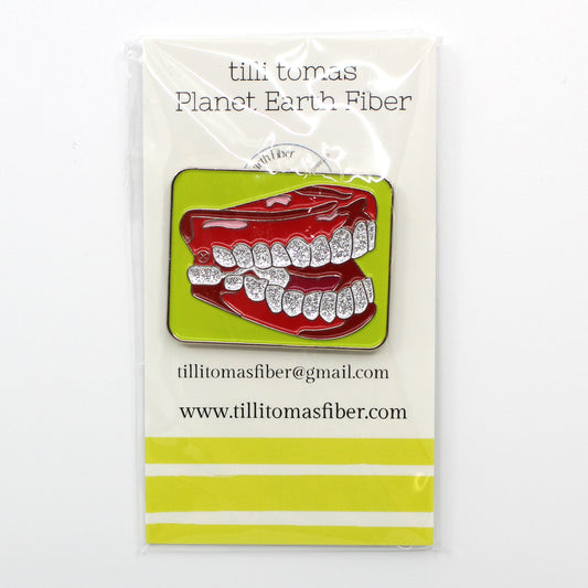 Chompy Teeth Needle Minder